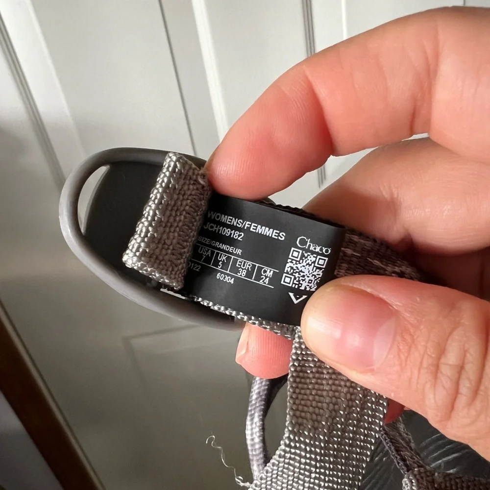 Womens Chaco zvolv 2 size 7 - Picture 3 of 3